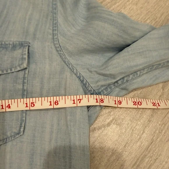 Women’s Untuckit Shirt - Picture 6 of 7